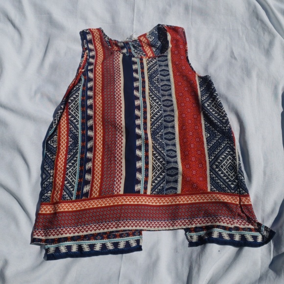 one urban day Tops - !!SALE 5 FOR 25!! L URBAN DECAY Blouse